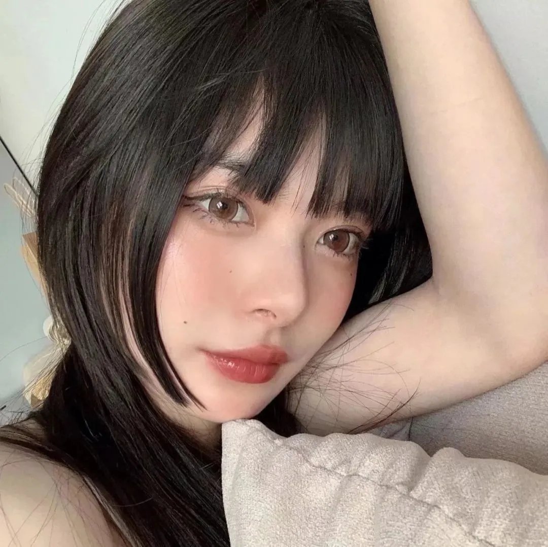 疯狂保姆 封面